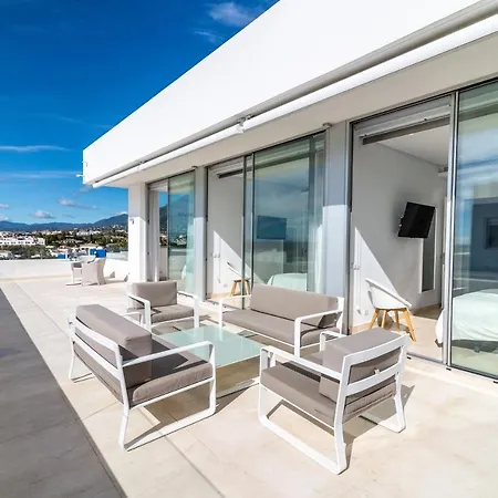 New Luxurious 4-bdrm Next To Beach/golf — La Villa Marbella