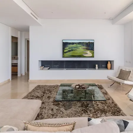 New Luxurious 4-bdrm Next To Beach/golf — La Marbella