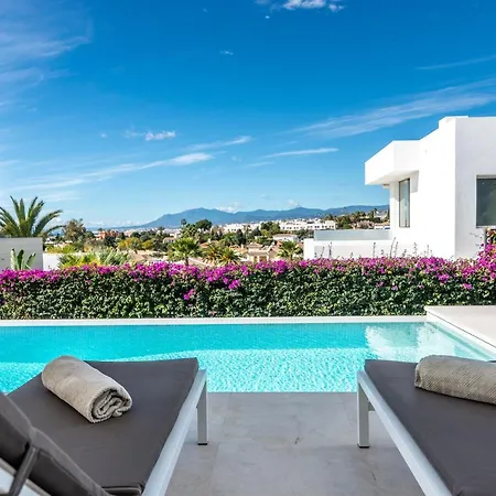 New Luxurious 4-bdrm Next To Beach/golf — La * Marbella