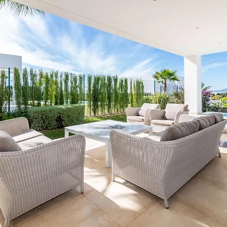 New Luxurious 4-bdrm Next To Beach/golf — La Villa *